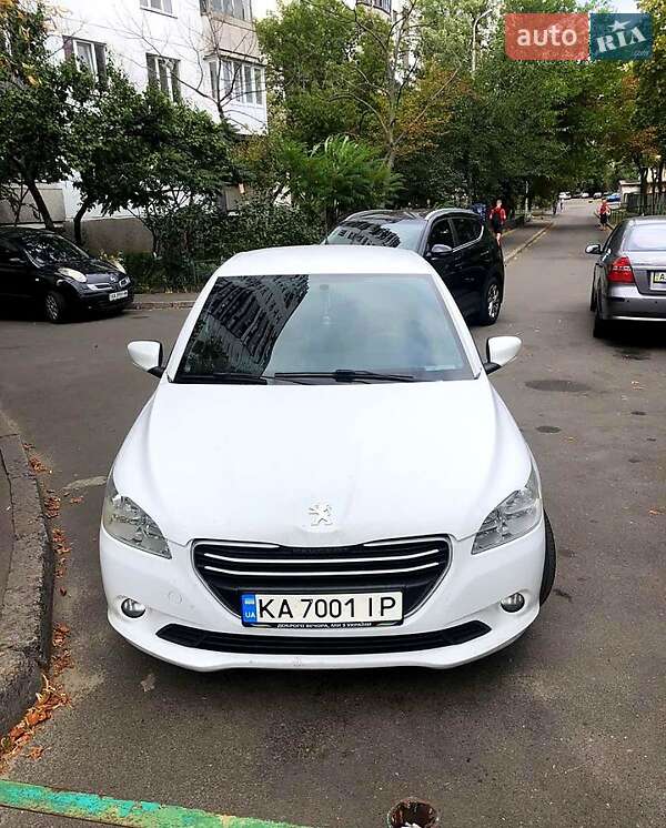 Седан Peugeot 301 2013 в Києві