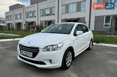 Седан Peugeot 301 2013 в Києві