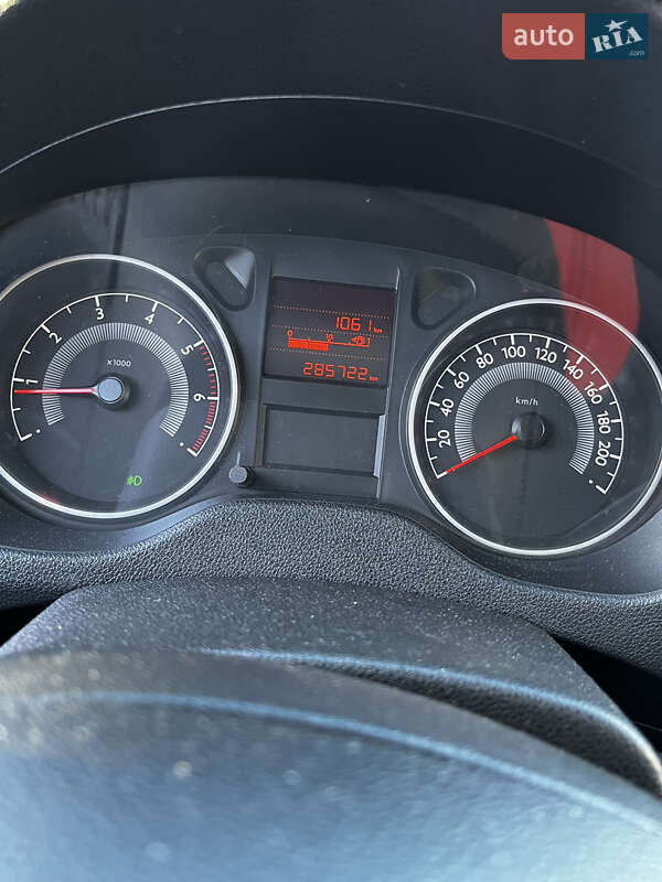 Седан Peugeot 301 2013 в Києві