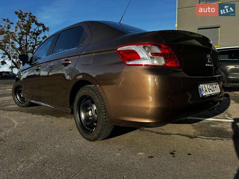 Седан Peugeot 301 2013 в Києві