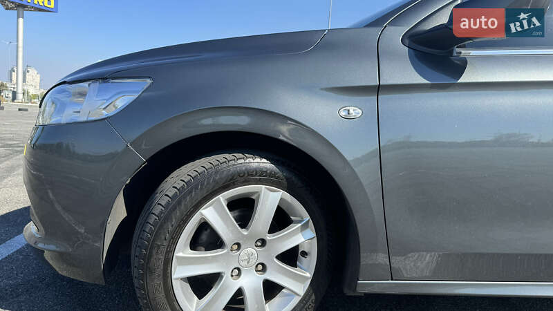 Седан Peugeot 301 2013 в Києві