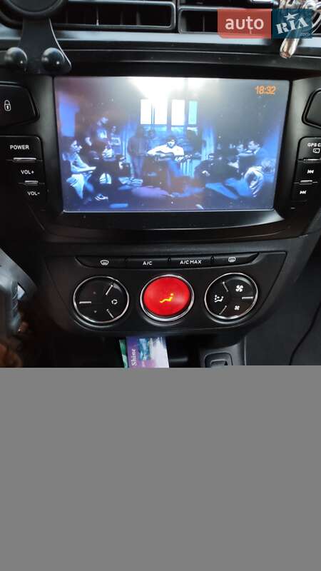 Седан Peugeot 301 2016 в Харкові