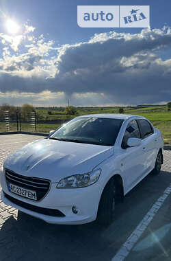 Седан Peugeot 301 2013 в Горохове