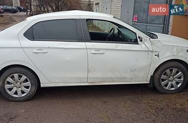 Седан Peugeot 301 2014 в Житомирі