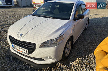 Седан Peugeot 301 2013 в Чернівцях