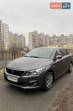 Седан Peugeot 301 2018 в Киеве