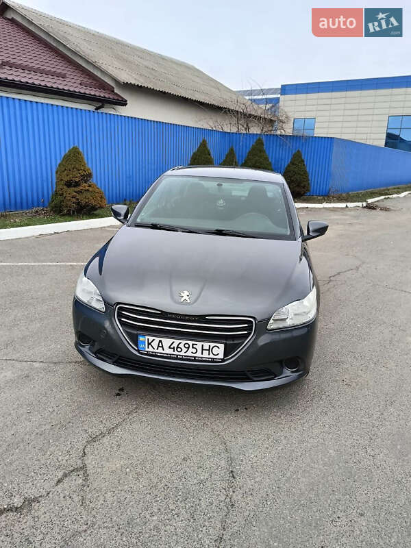 Седан Peugeot 301 2013 в Києві