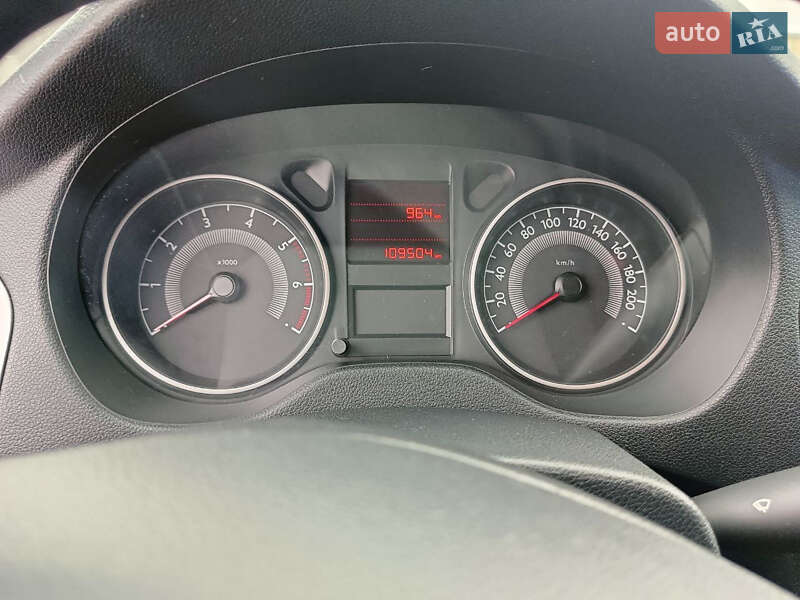 Седан Peugeot 301 2013 в Києві