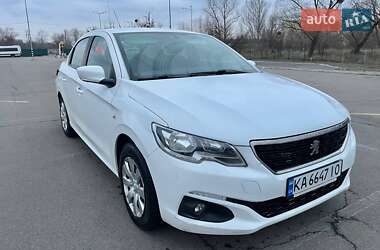 Седан Peugeot 301 2017 в Києві