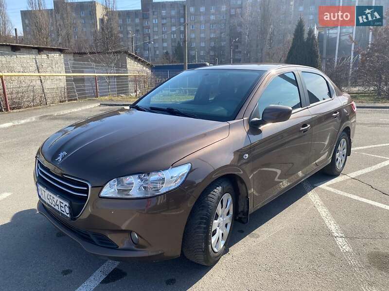 Седан Peugeot 301 2016 в Івано-Франківську