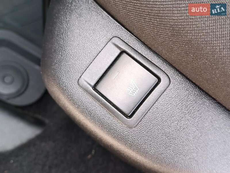Седан Peugeot 301 2018 в Харькове