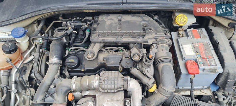 Седан Peugeot 301 2013 в Львові