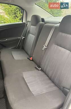 Седан Peugeot 301 2013 в 