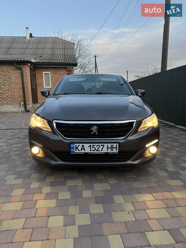 Peugeot 301