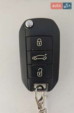 Седан Peugeot 301 2015 в 