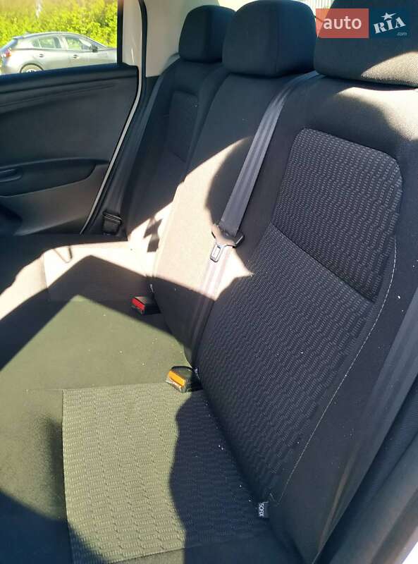 Седан Peugeot 301 2017 в Дніпрі