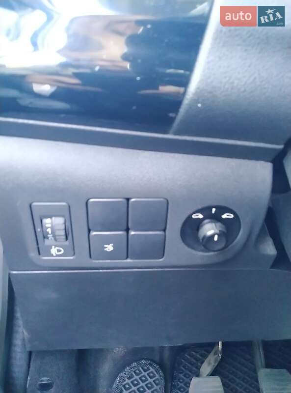 Седан Peugeot 301 2017 в Дніпрі