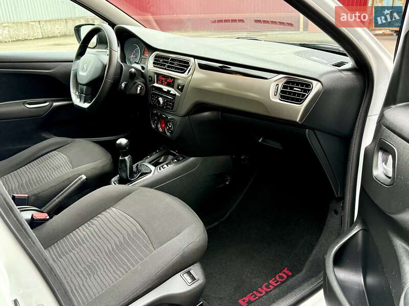 Седан Peugeot 301 2020 в Киеве