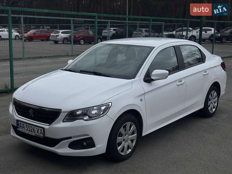 Седан Peugeot 301 2018 в Киеве