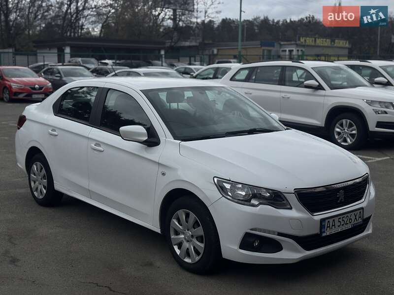 Седан Peugeot 301 2018 в Киеве