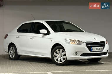 Седан Peugeot 301 2016 в Києві