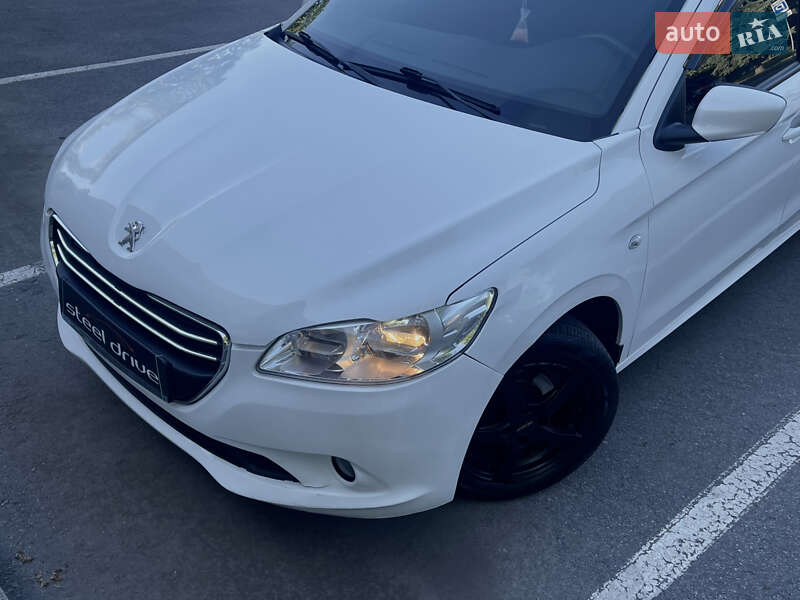 Седан Peugeot 301 2016 в Миколаєві