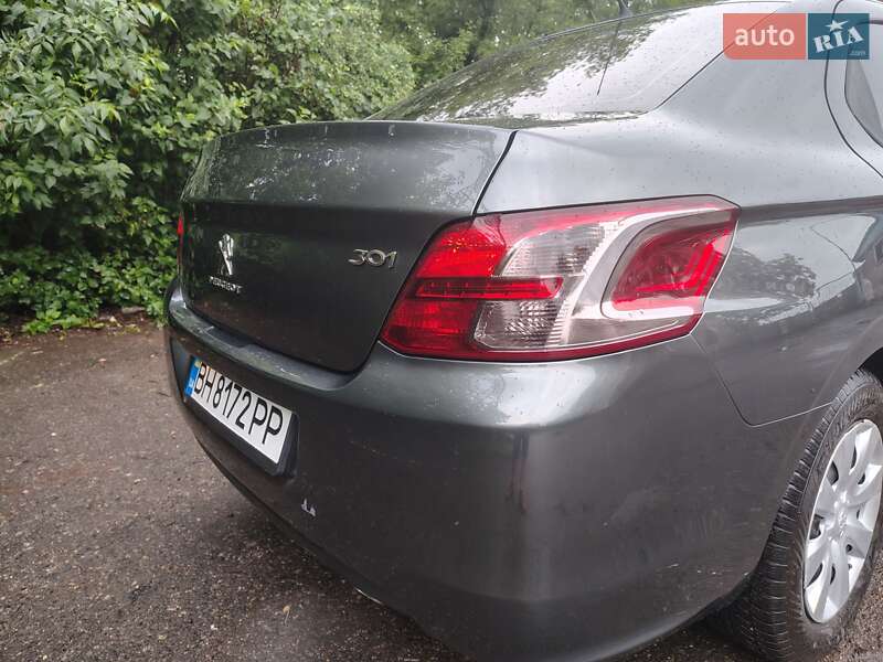 Седан Peugeot 301 2016 в Роздільній