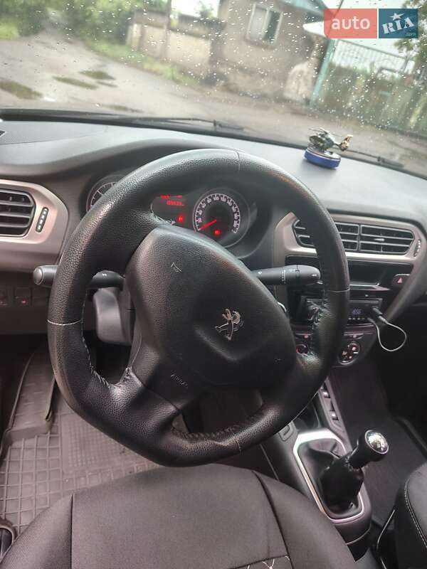 Седан Peugeot 301 2016 в Роздільній
