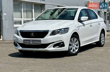 Седан Peugeot 301 2017 в Киеве