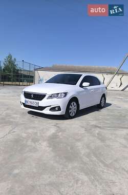 Седан Peugeot 301 2018 в Вознесенске