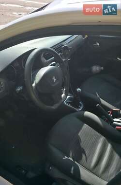 Седан Peugeot 301 2017 в 