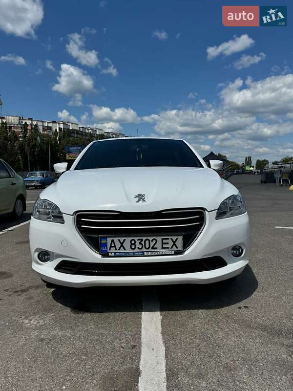 Седан Peugeot 301 2015 в Харькове