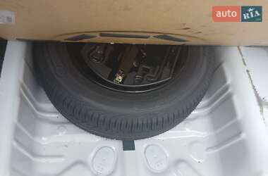 Седан Peugeot 301 2014 в 