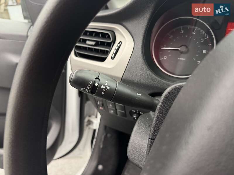 Седан Peugeot 301 2021 в Києві