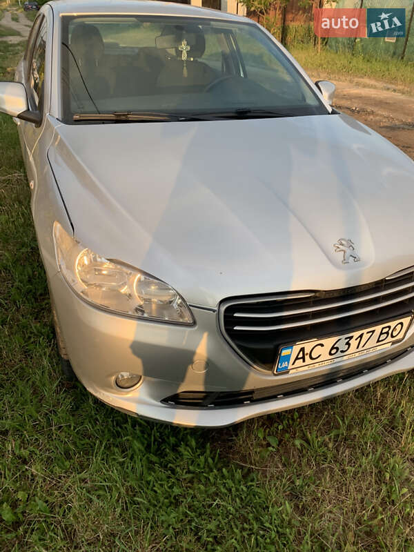 Седан Peugeot 301 2014 в Луцьку