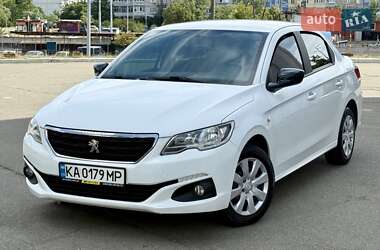 Седан Peugeot 301 2017 в Киеве