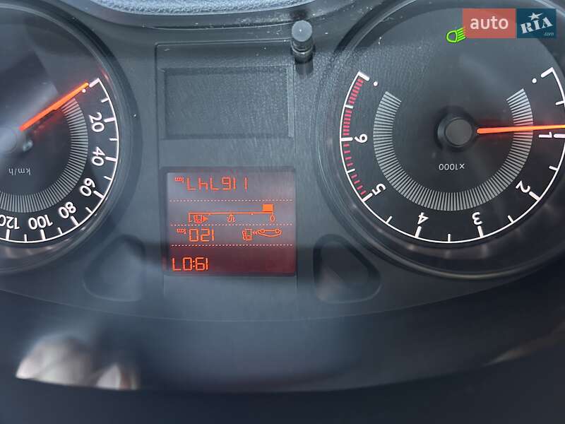 Седан Peugeot 301 2016 в Запоріжжі