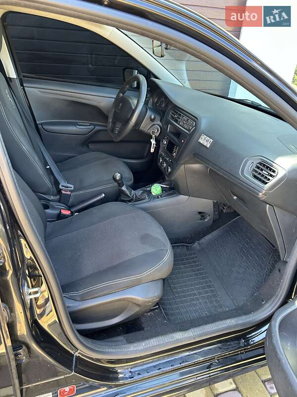 Седан Peugeot 301 2016 в Запоріжжі