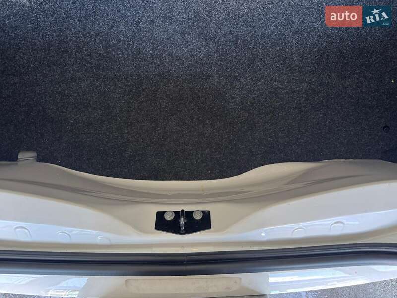 Седан Peugeot 301 2021 в Дніпрі