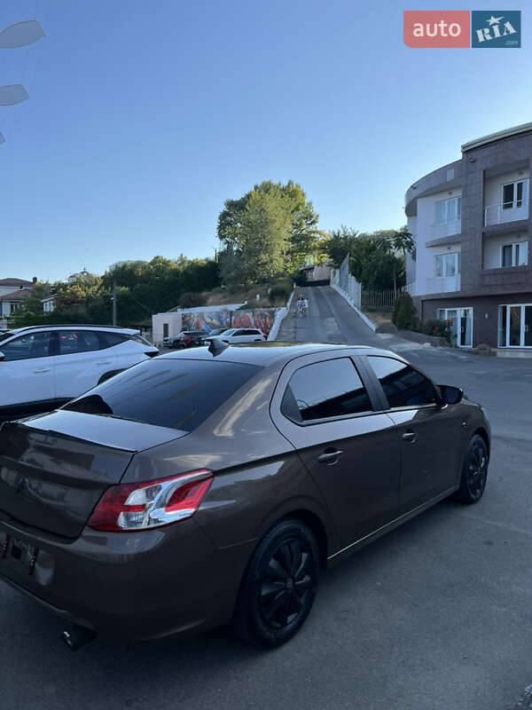 Седан Peugeot 301 2016 в Одессе