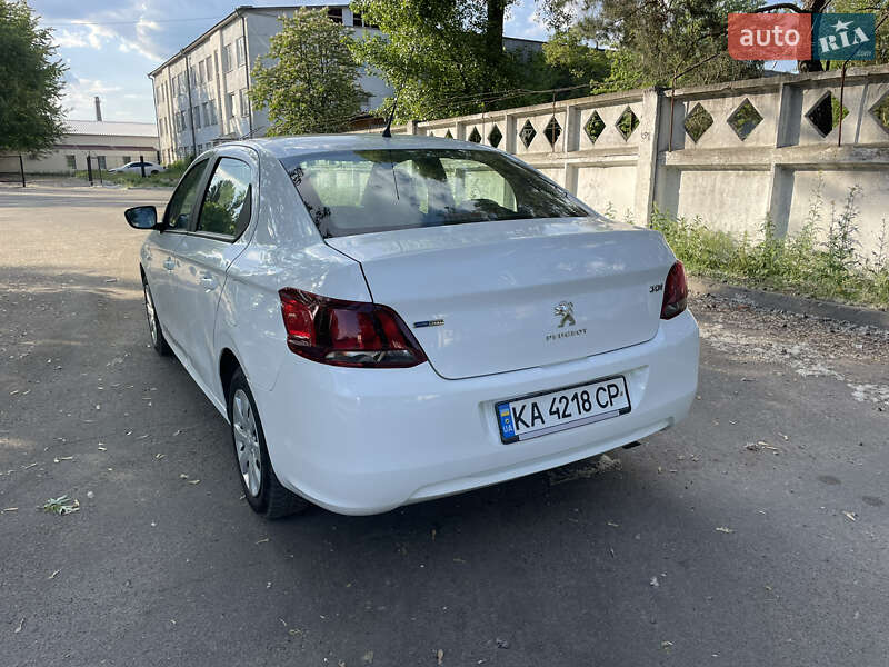 Седан Peugeot 301 2020 в Киеве