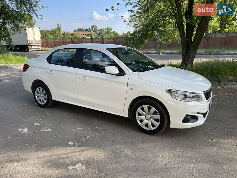 Седан Peugeot 301 2020 в Киеве