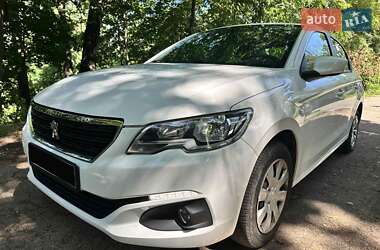 Седан Peugeot 301 2020 в Буче