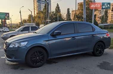 Седан Peugeot 301 2015 в Харькове