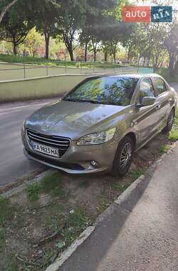 Седан Peugeot 301 2016 в Києві