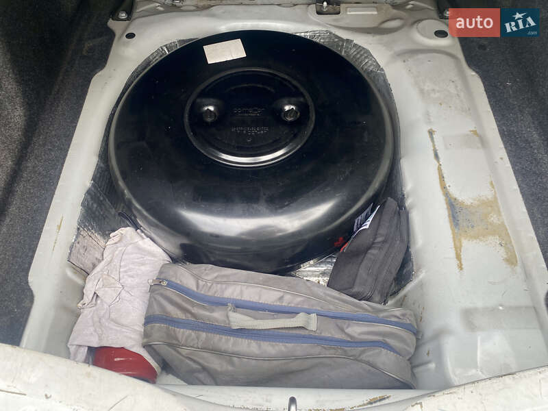 Седан Peugeot 301 2018 в Киеве