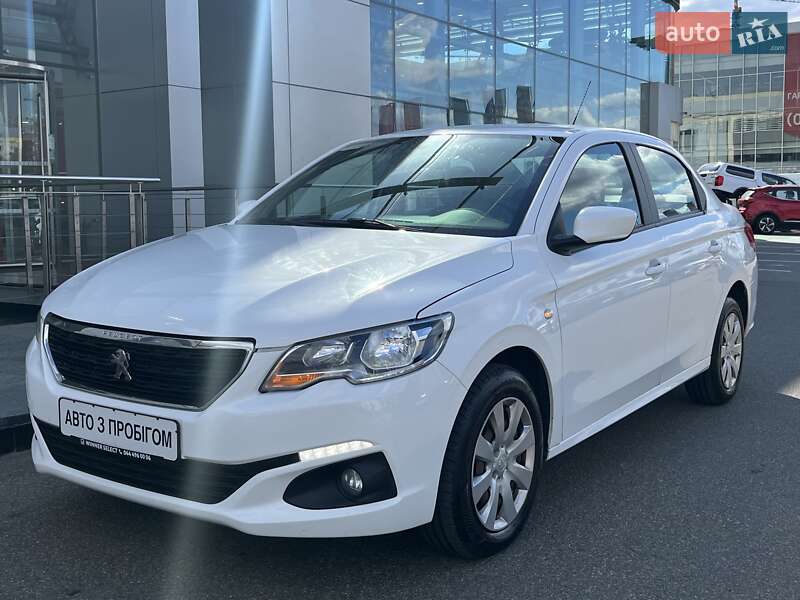 Седан Peugeot 301 2020 в Киеве