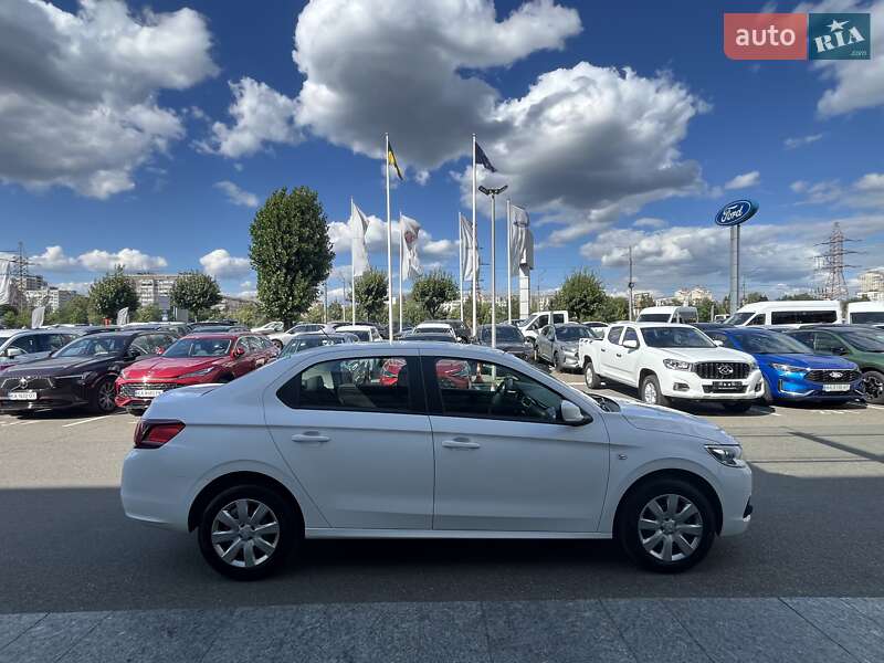 Седан Peugeot 301 2020 в Киеве