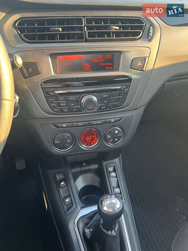 Седан Peugeot 301 2020 в Киеве