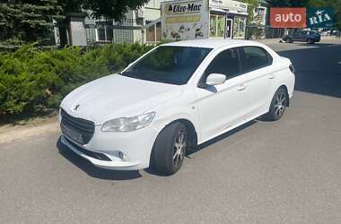 Седан Peugeot 301 2013 в Буче